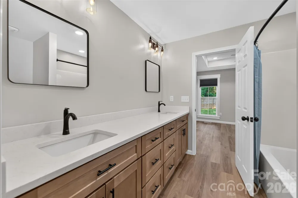 2416 4th Avenue NW Hickory, NC 28601