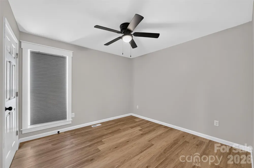 2416 4th Avenue NW Hickory, NC 28601
