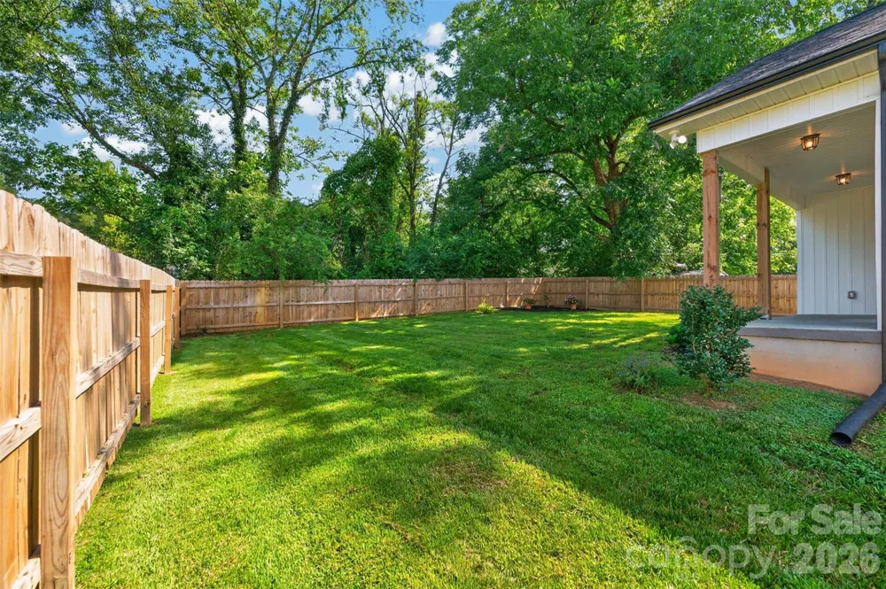2416 4th Avenue NW Hickory, NC 28601