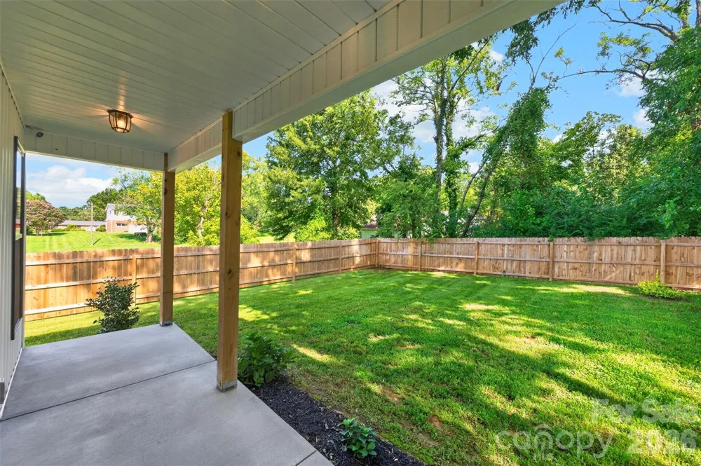 2416 4th Avenue NW Hickory, NC 28601