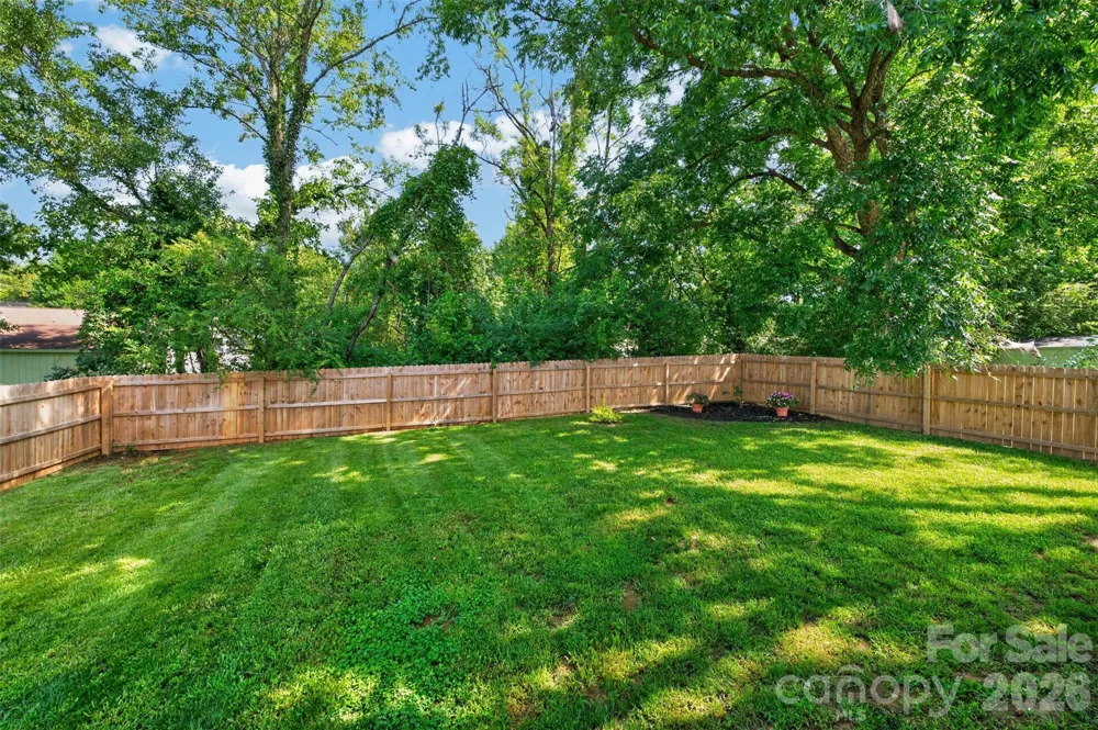2416 4th Avenue NW Hickory, NC 28601
