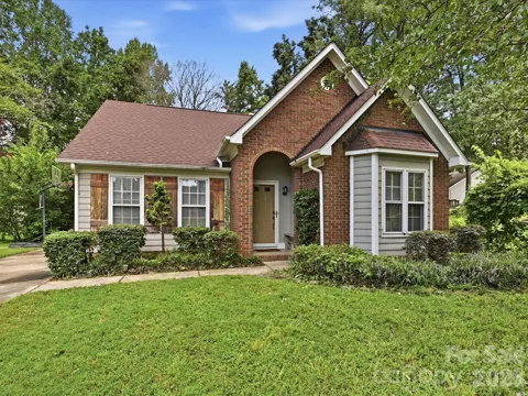 7813 Bridle Court
