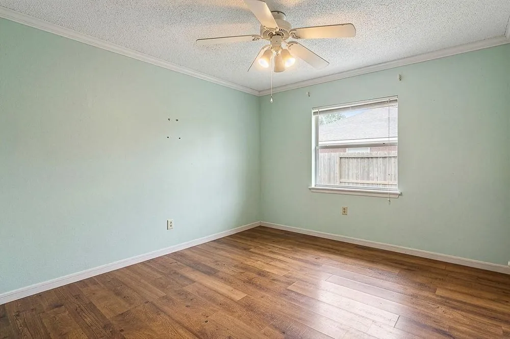 8538 Marathon Drive Universal City, TX 78148