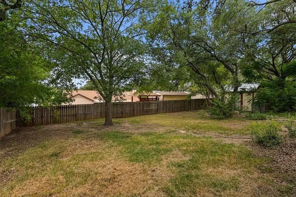 8538 Marathon Drive Universal City, TX 78148