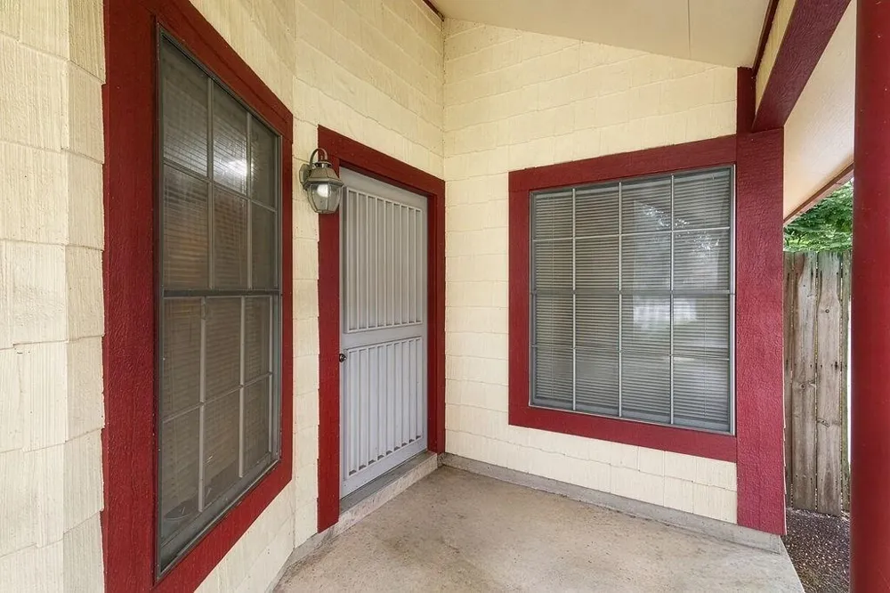 8538 Marathon Drive Universal City, TX 78148