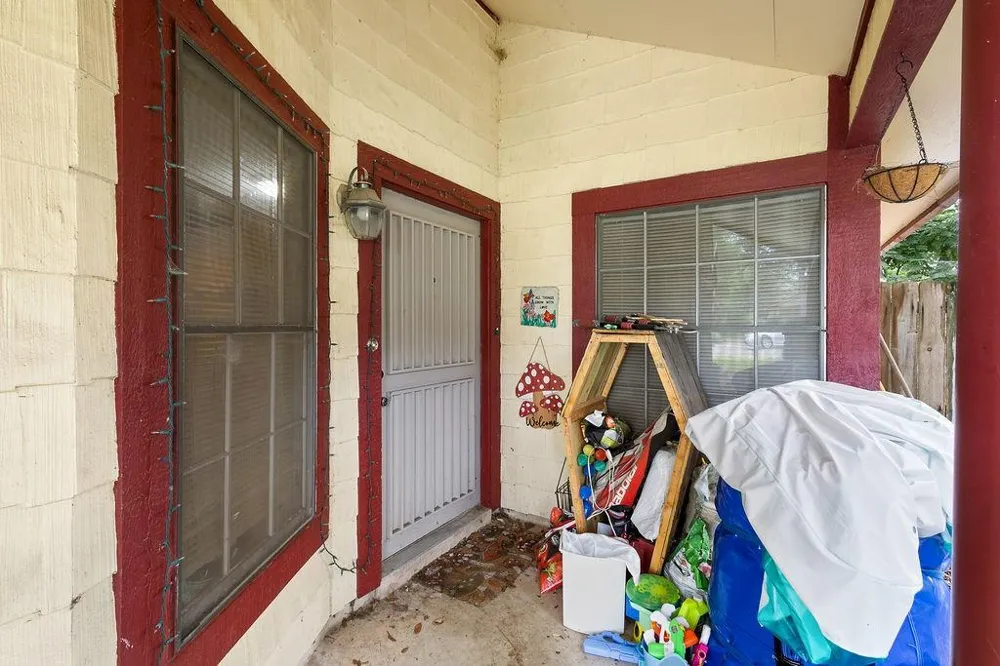 8538 Marathon Drive Universal City, TX 78148
