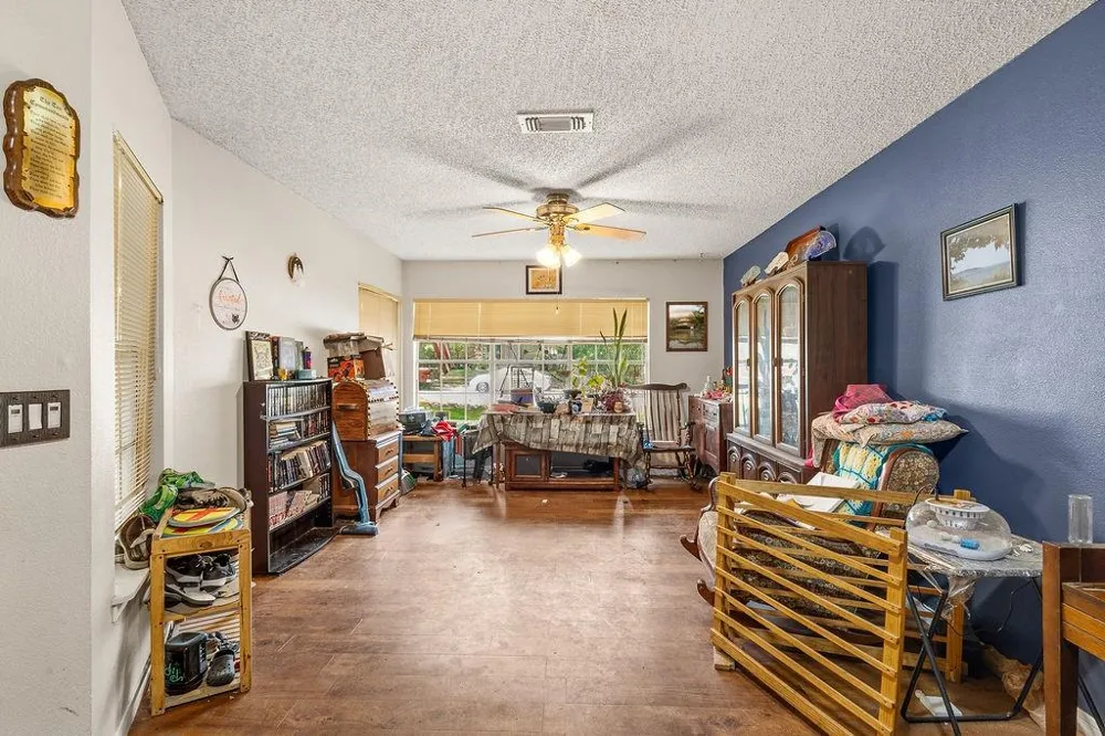 8538 Marathon Drive Universal City, TX 78148