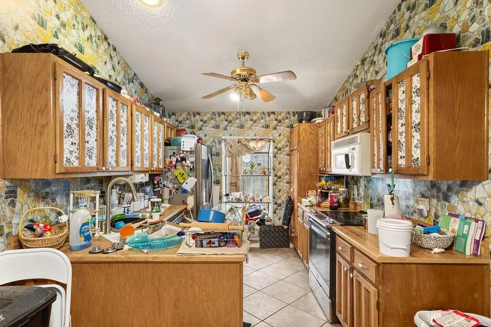 8538 Marathon Drive Universal City, TX 78148