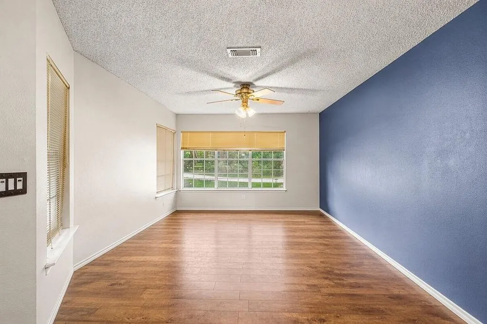 8538 Marathon Drive Universal City, TX 78148