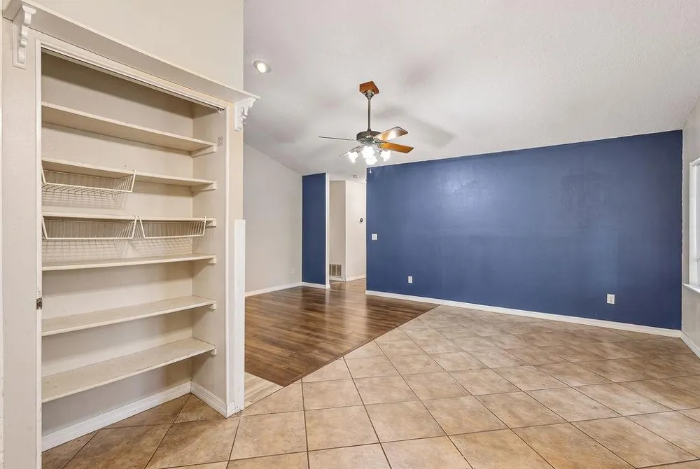8538 Marathon Drive Universal City, TX 78148