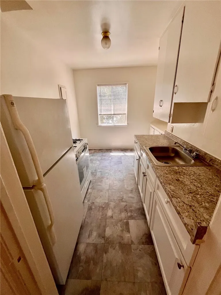 327 Riverdale Glendale, CA 91204