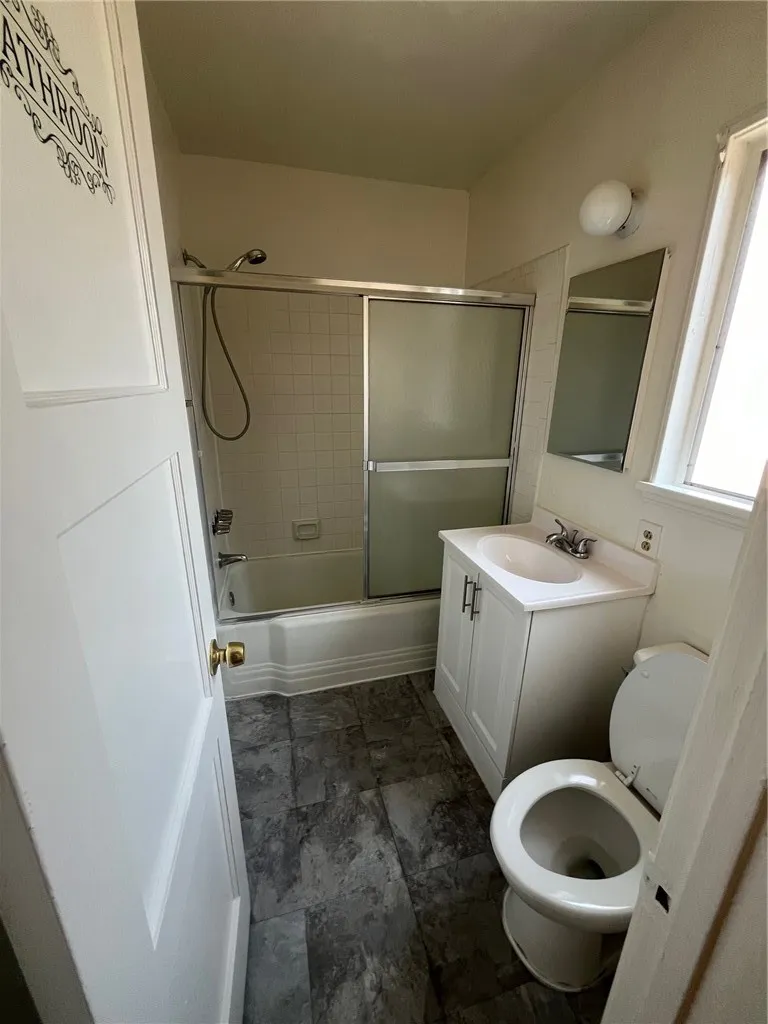 327 Riverdale Glendale, CA 91204
