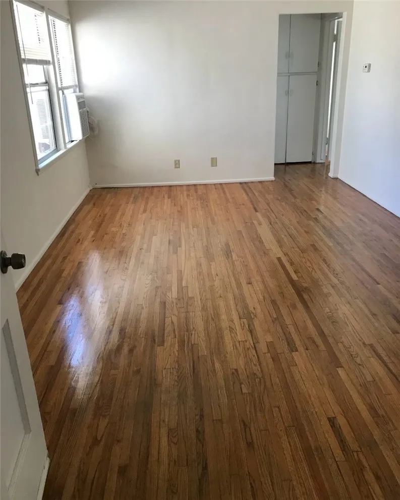 327 Riverdale Glendale, CA 91204