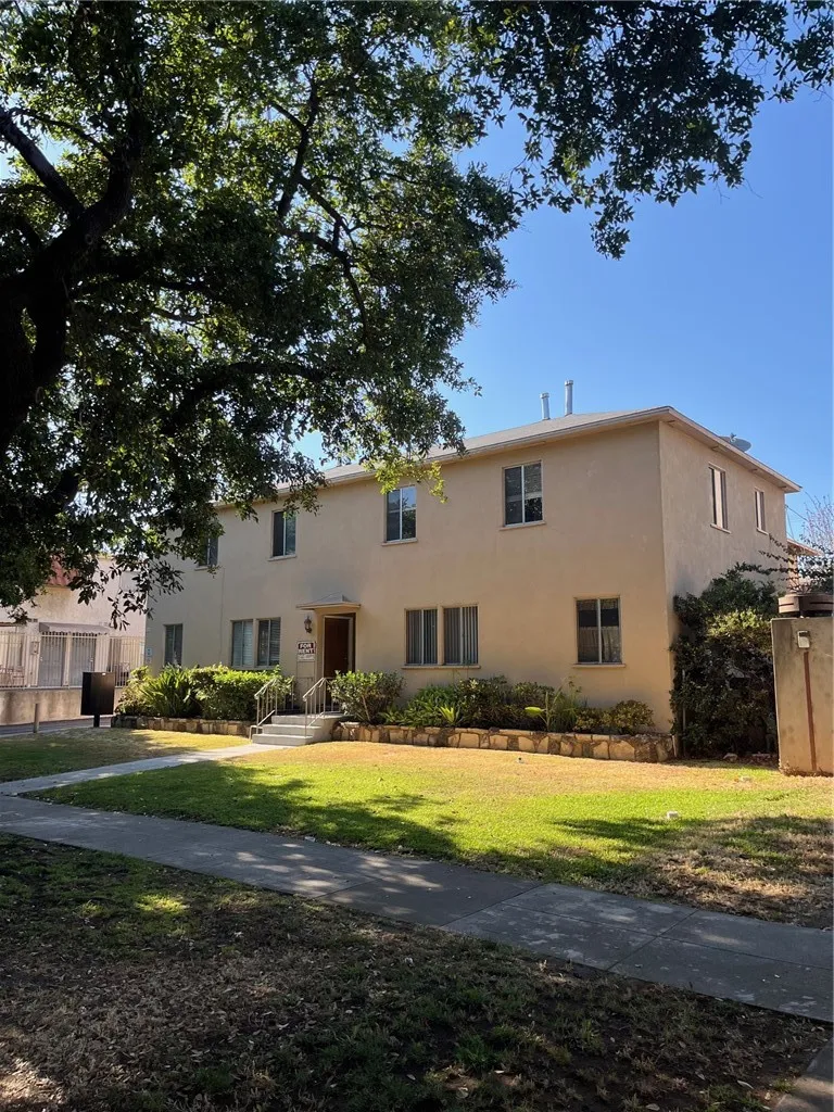 327 Riverdale Glendale, CA 91204