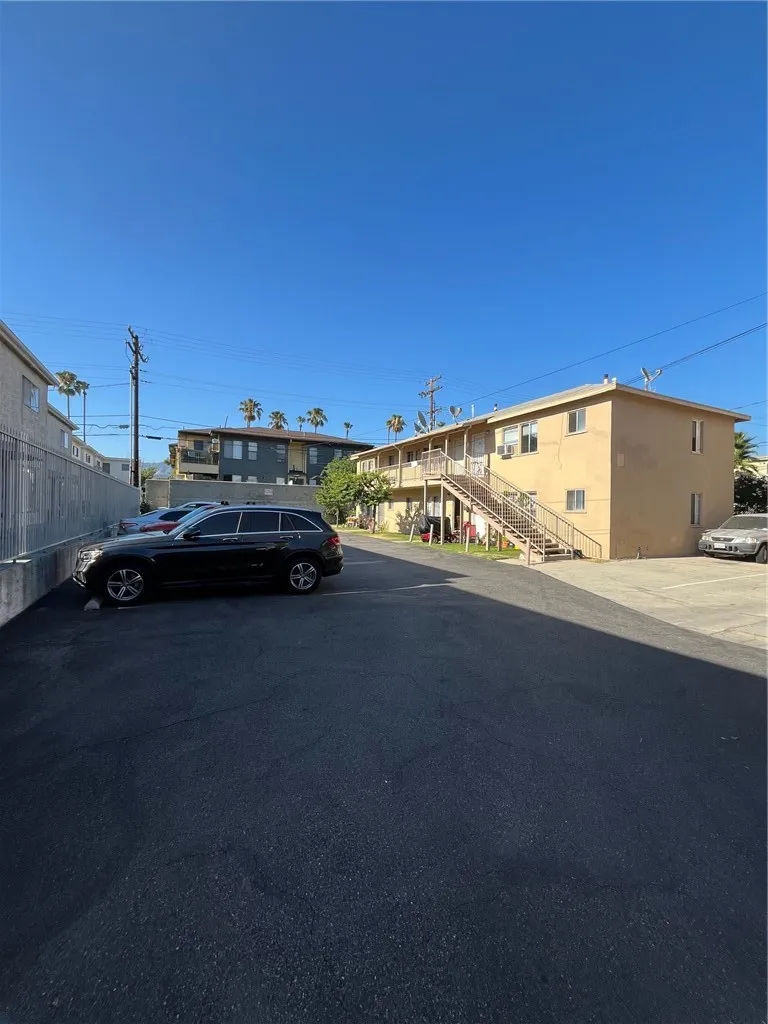 327 Riverdale Glendale, CA 91204