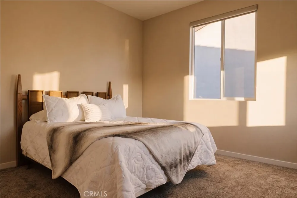 28511 Sparrow Way Saugus, CA 91350