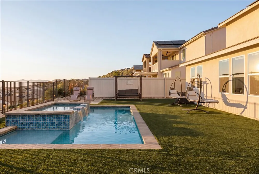 28511 Sparrow Way Saugus, CA 91350