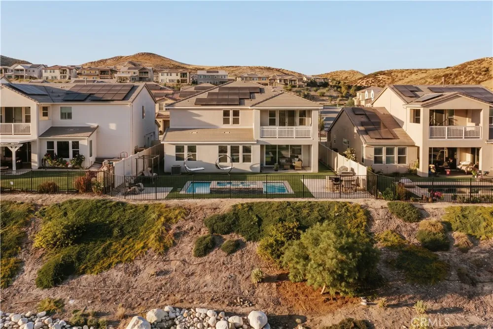 28511 Sparrow Way Saugus, CA 91350
