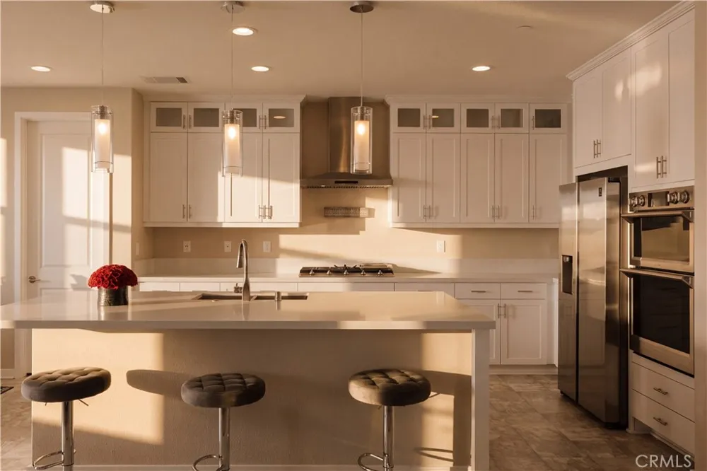 28511 Sparrow Way Saugus, CA 91350
