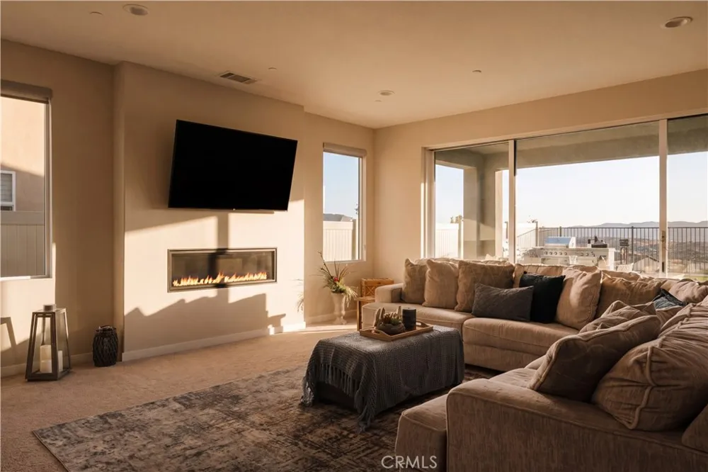 28511 Sparrow Way Saugus, CA 91350