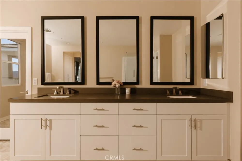 28511 Sparrow Way Saugus, CA 91350