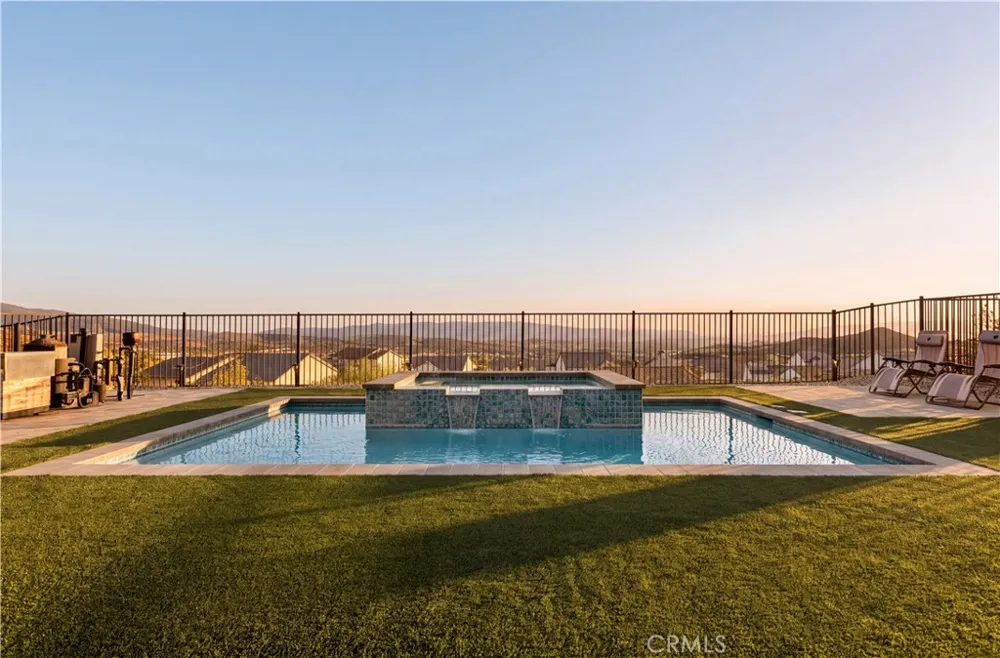 28511 Sparrow Way Saugus, CA 91350