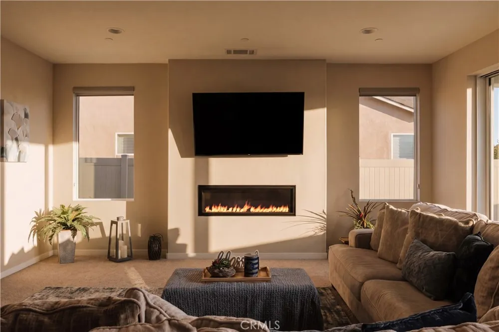28511 Sparrow Way Saugus, CA 91350