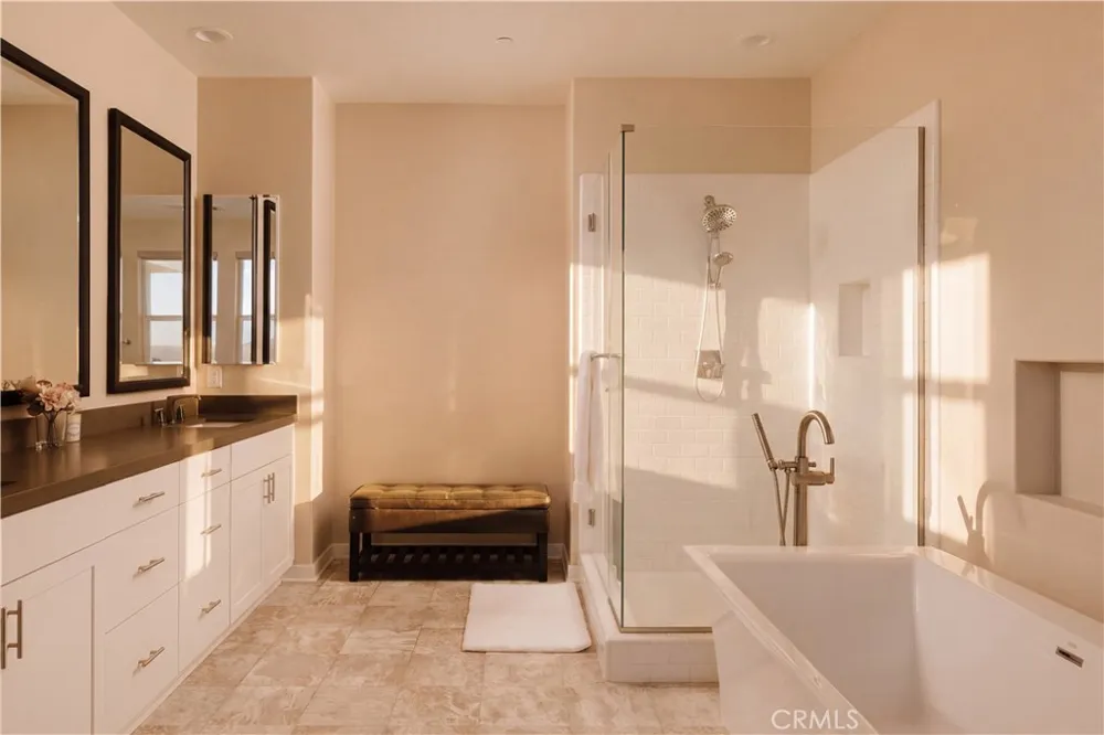 28511 Sparrow Way Saugus, CA 91350