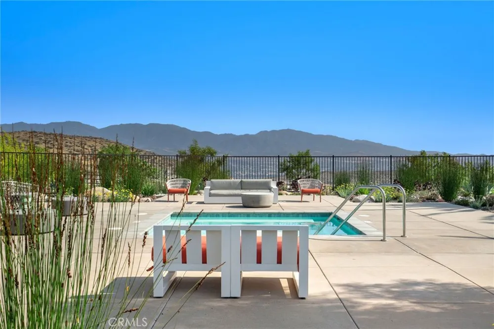 28511 Sparrow Way Saugus, CA 91350