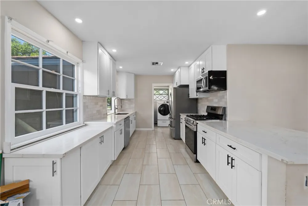 6257 Melba Avenue Woodland Hills, CA 91367