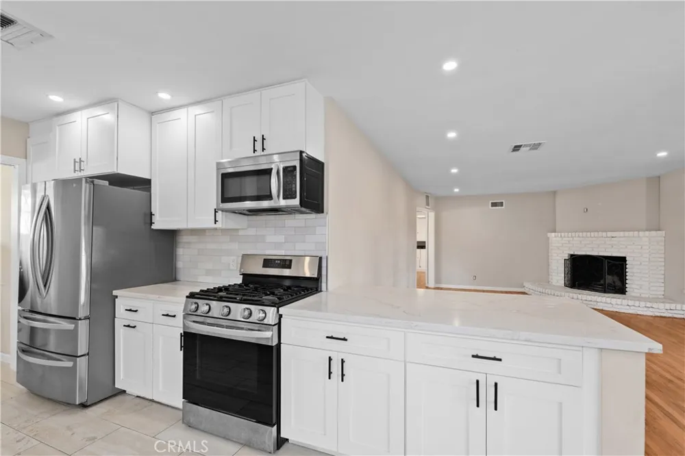 6257 Melba Avenue Woodland Hills, CA 91367