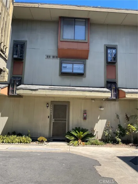 15405 Van Buren