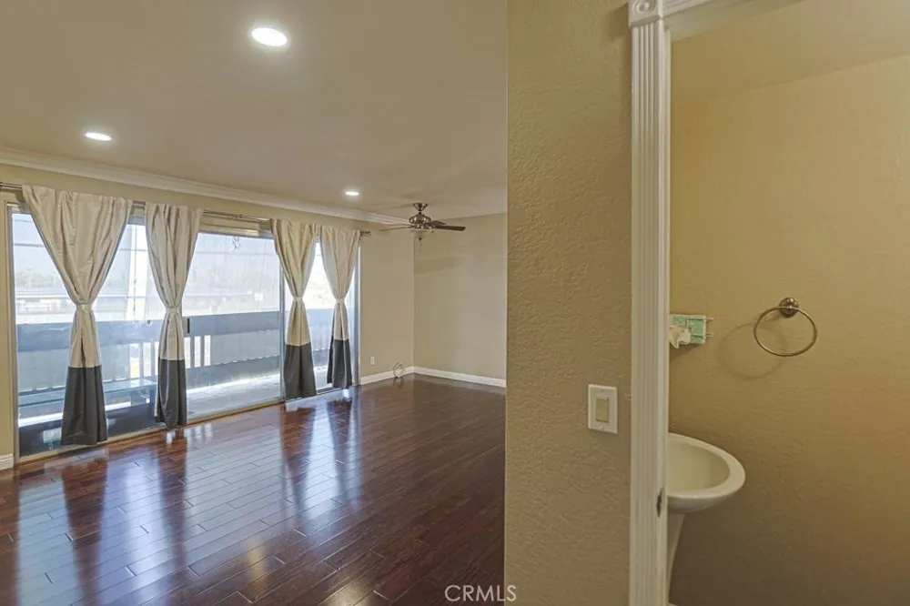 15405 Van Buren Street #6 Midway City, CA 92655