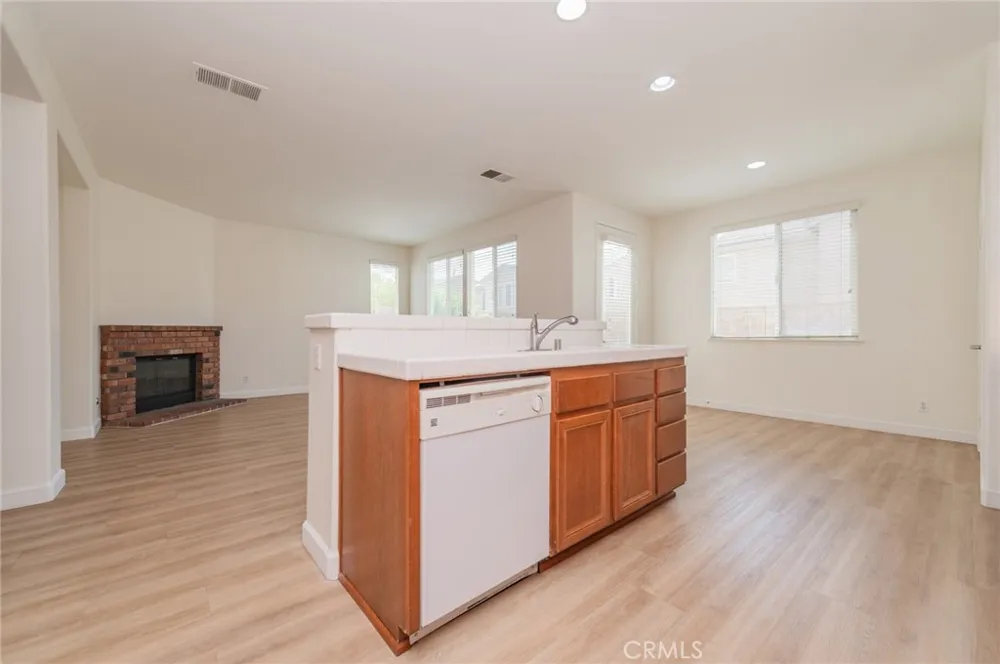 12772 Clemson Drive Eastvale, CA 92880