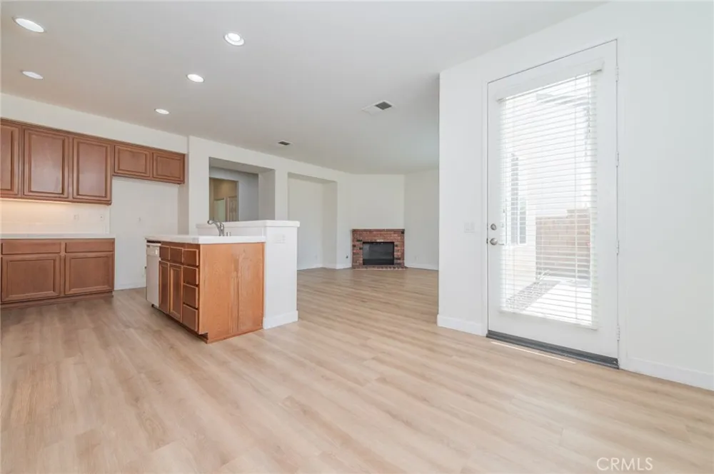 12772 Clemson Drive Eastvale, CA 92880