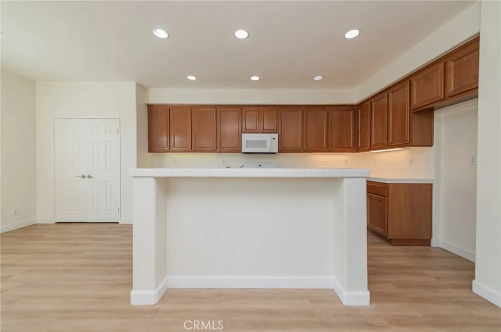 12772 Clemson Drive Eastvale, CA 92880