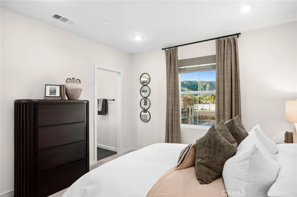 548 Gregory Way Glendora, CA 91740