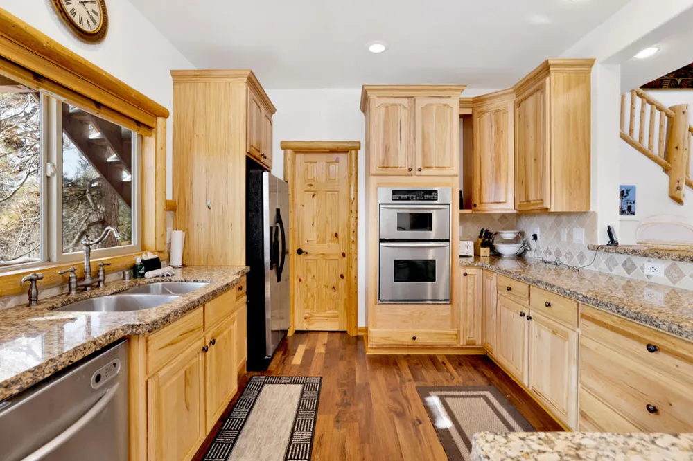 39737 Flicker Road Fawnskin, CA 92333
