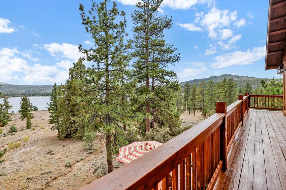 39737 Flicker Road Fawnskin, CA 92333