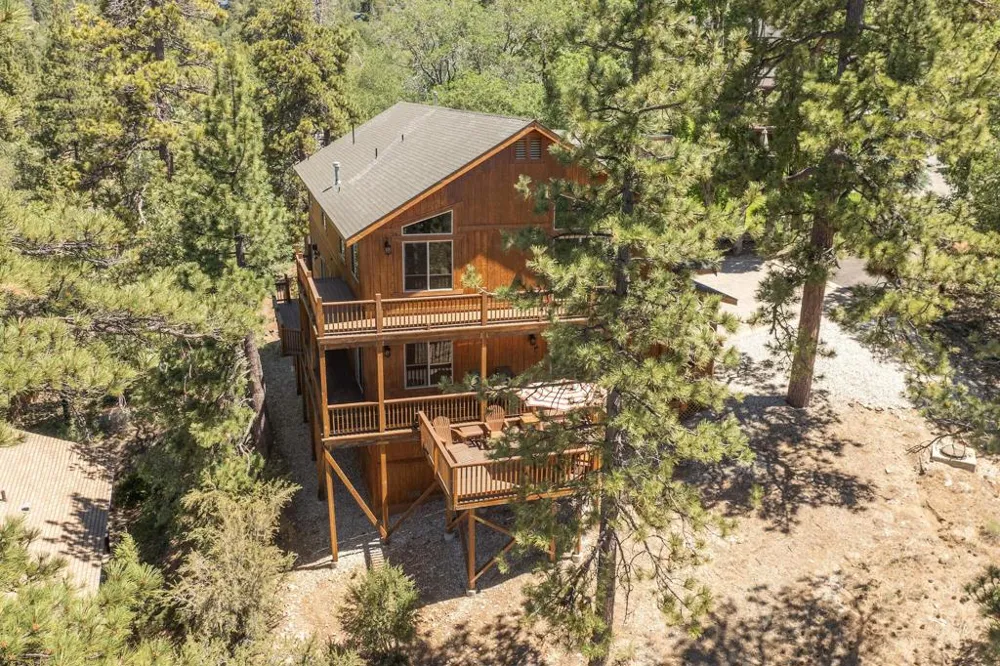 39737 Flicker Road Fawnskin, CA 92333