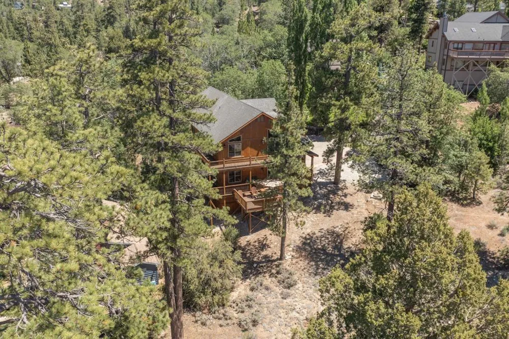39737 Flicker Road Fawnskin, CA 92333