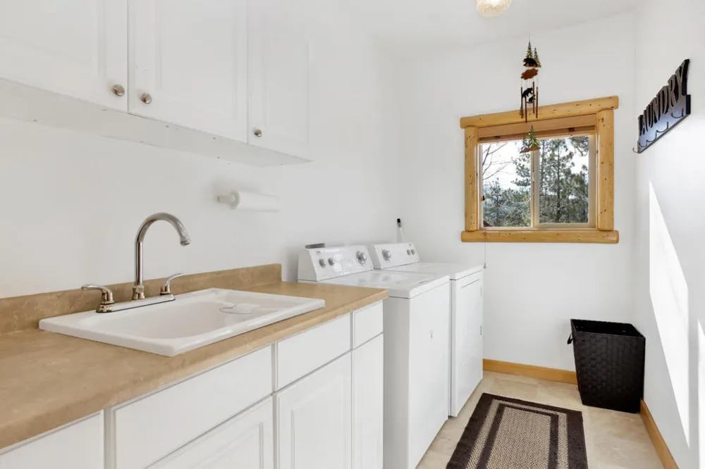 39737 Flicker Road Fawnskin, CA 92333