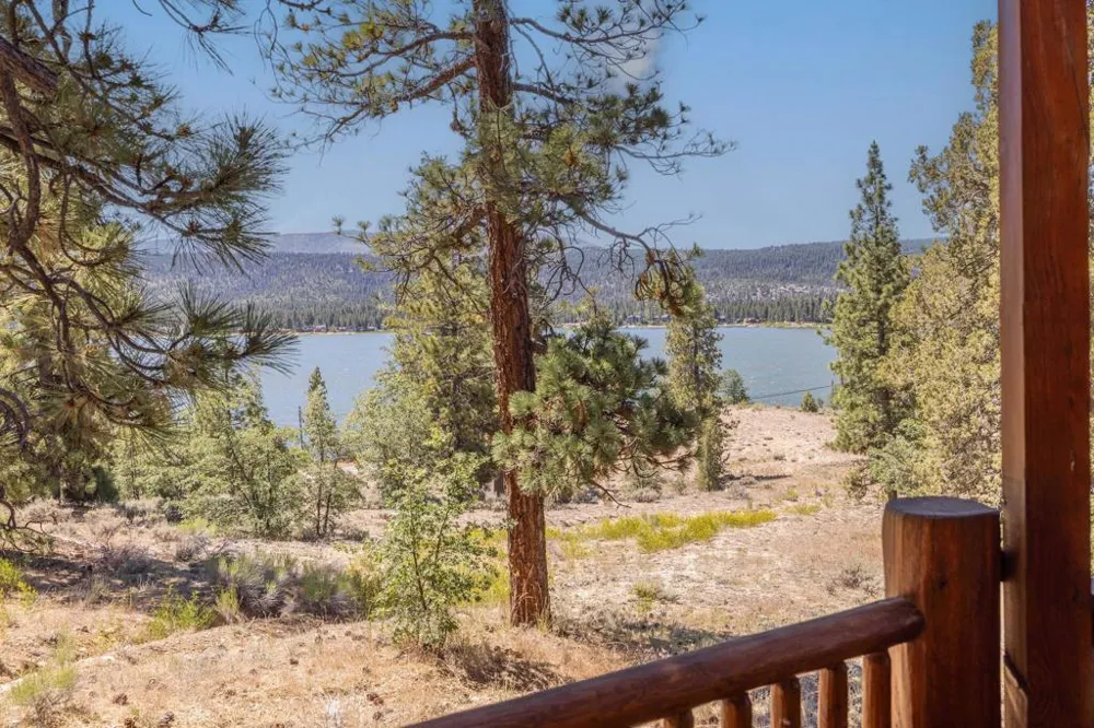 39737 Flicker Road Fawnskin, CA 92333