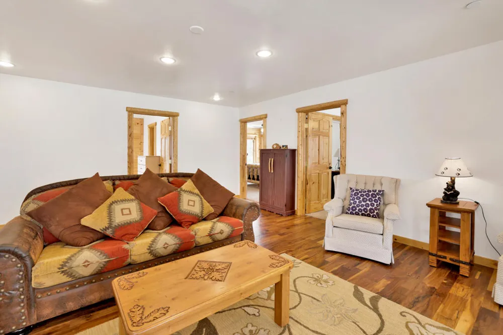 39737 Flicker Road Fawnskin, CA 92333