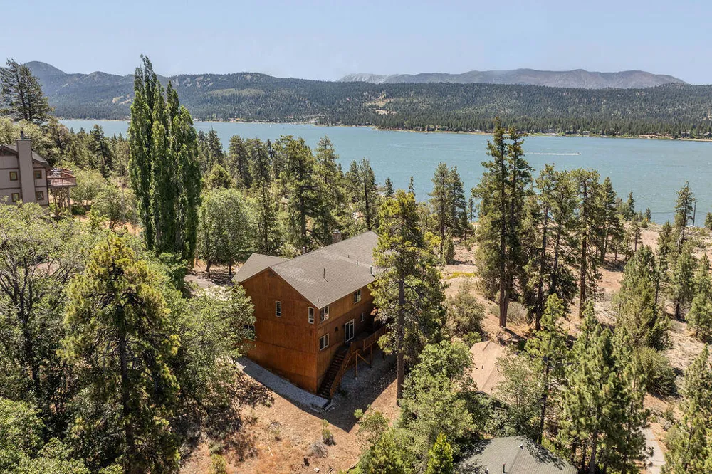 39737 Flicker Road Fawnskin, CA 92333