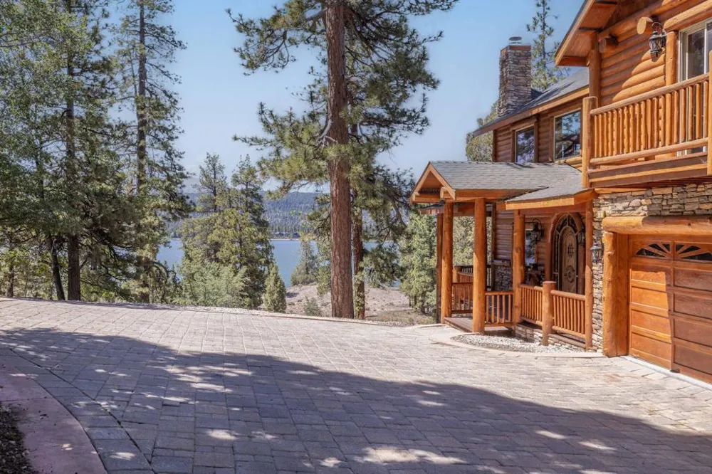 39737 Flicker Road Fawnskin, CA 92333