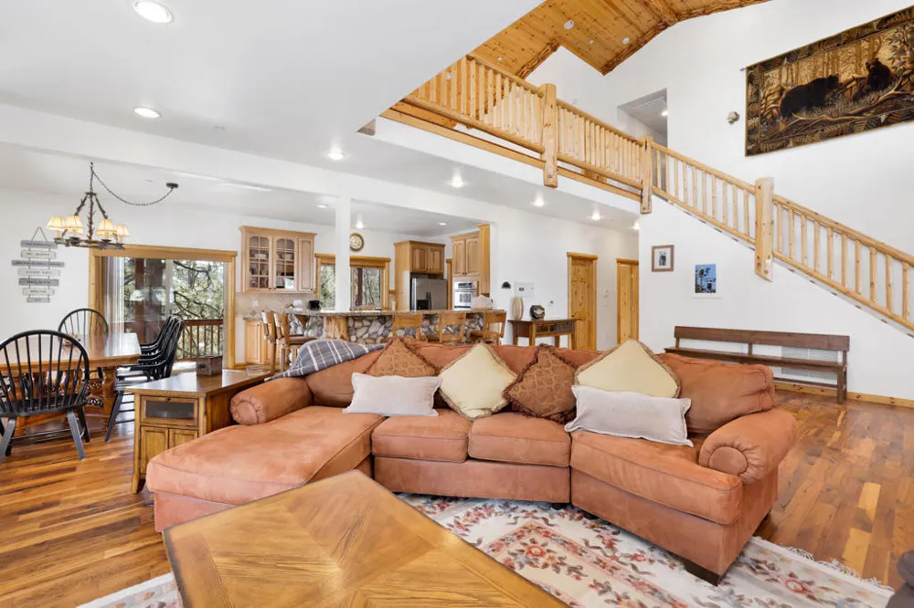 39737 Flicker Road Fawnskin, CA 92333
