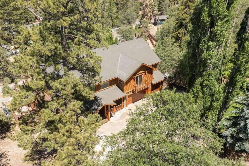 39737 Flicker Road Fawnskin, CA 92333