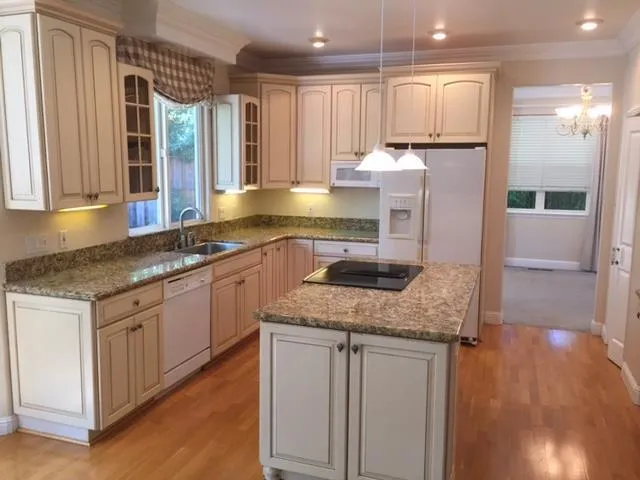 3735 Redwood Circle Palo Alto, CA 94306