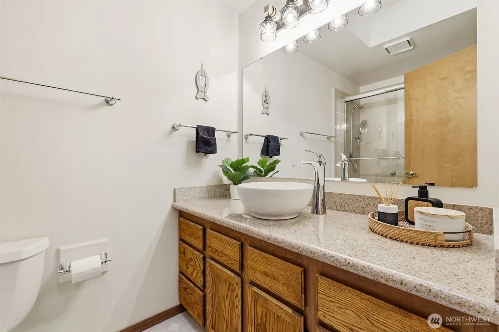 19808 137th Avenue SE Renton, WA 98058
